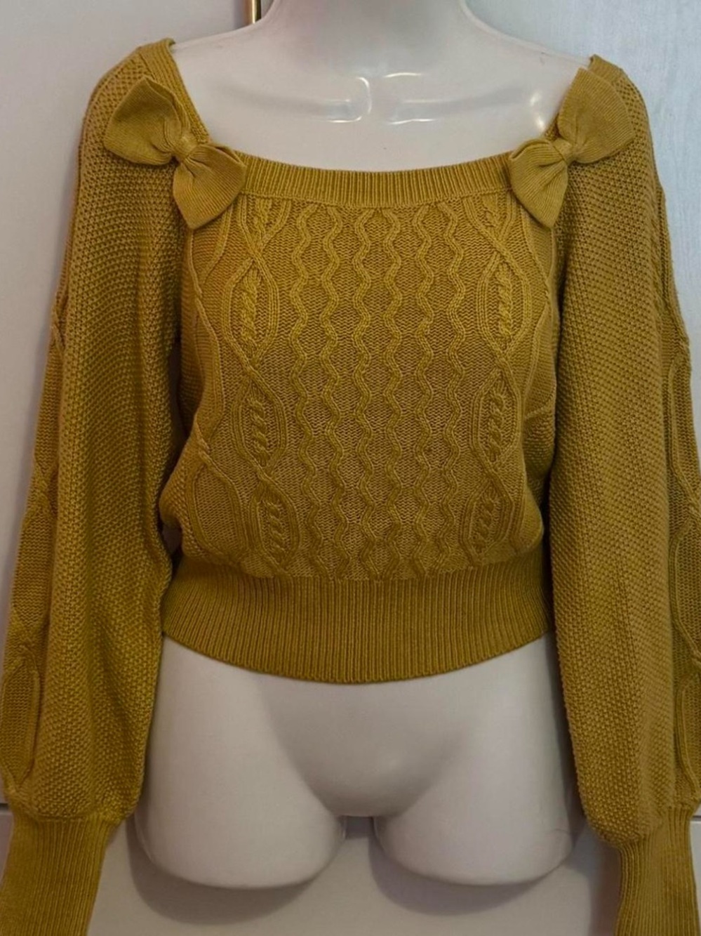 NWT Yellow sweater with bows size S